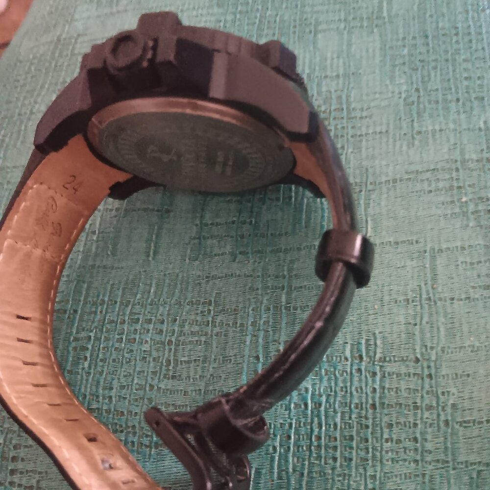 Invicta - Picture 2 of 5